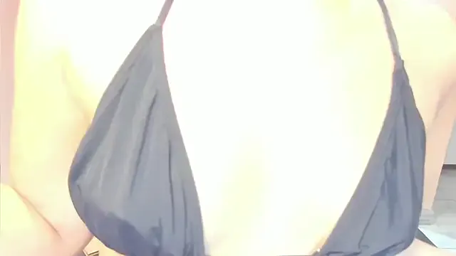 VioletaSolet from StripChat is Freechat