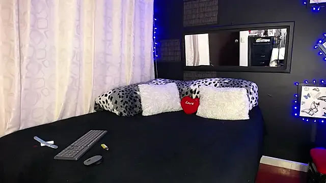 Violetta_afrodit from StripChat is Freechat