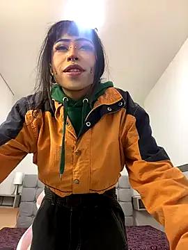 Violetta_Suky from StripChat is Freechat