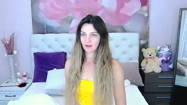 VioletUmi from StripChat is Freechat