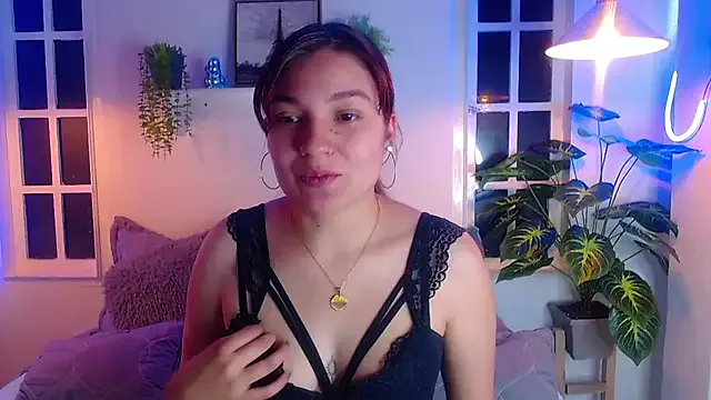 Viollet_C from StripChat is Freechat