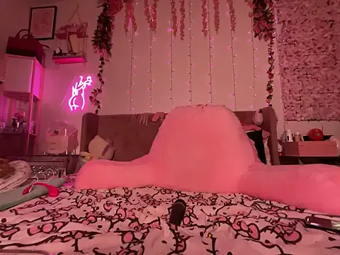 VixenCapri from StripChat is Freechat