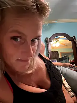 vixendoll87 from StripChat is Freechat