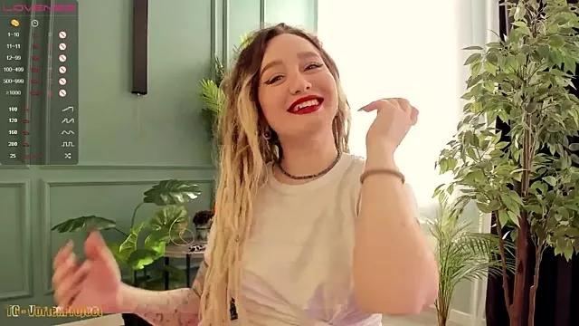 Girls: try live performances with matured performers, from dancing to quirks, in a variety of beautiful sex cams.