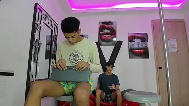 Girls: try live performances with matured performers, from dancing to quirks, in a variety of beautiful sex cams.