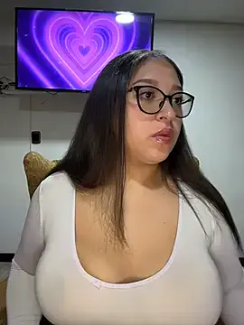 Whitneyy from StripChat is Freechat