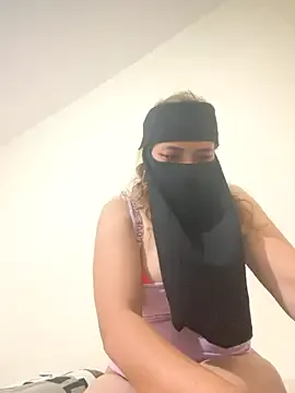 Wild-Nayra from StripChat is Freechat