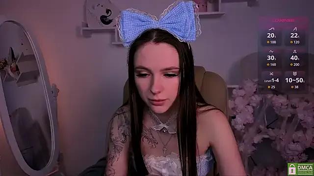 WildHoneyXO from StripChat is Freechat