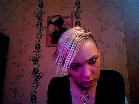 WildMissNiks from StripChat is Freechat