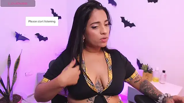 Wildrachel4u from StripChat is Freechat