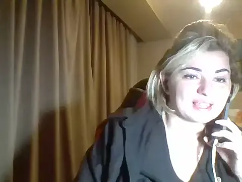 Wymini from StripChat is Freechat