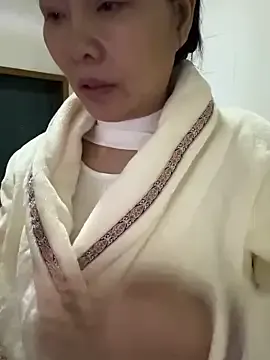 Xiiuuff18 from StripChat