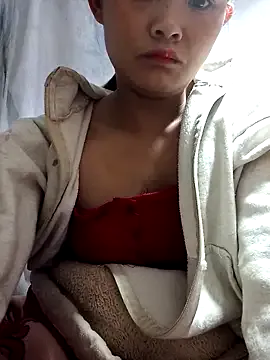 xinhxinhcute from StripChat is Freechat