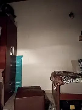 xlatino033 from StripChat is Freechat