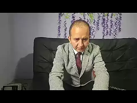 XTheSexybossx from StripChat is Freechat