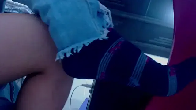 XxxReinaSexyBodyxxX777 from StripChat