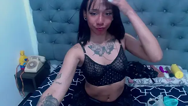 XxxReinaSexyBodyxxX777 from StripChat