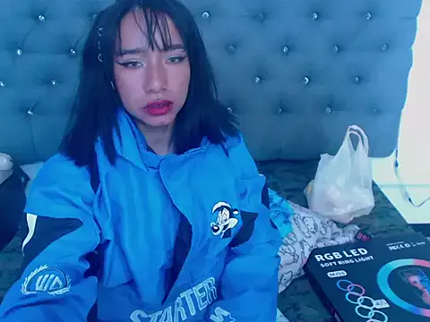 XxxReinaSexyBodyxxX777 from StripChat