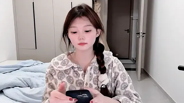 yang-yang-yang from StripChat is Freechat