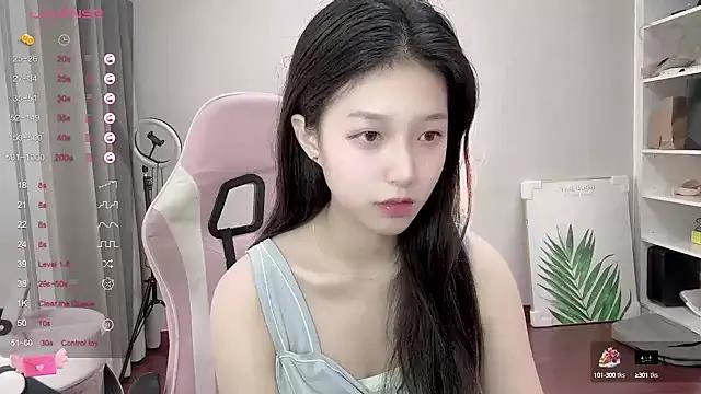 YaYa-521 from StripChat is Freechat