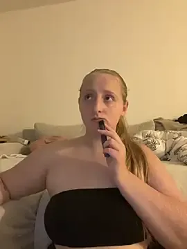 young_hailey from StripChat is Freechat