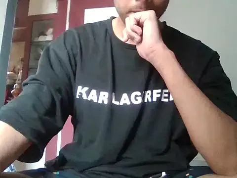 Young_skinny_boy from StripChat is Freechat