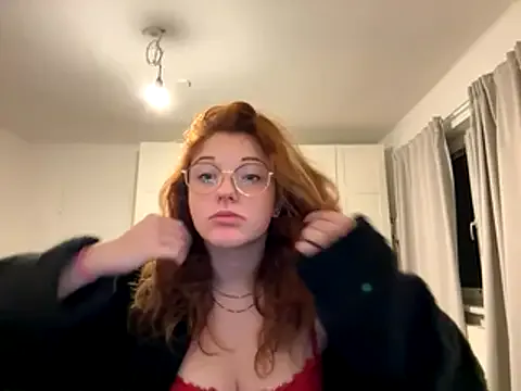 YoungLina from StripChat is Freechat