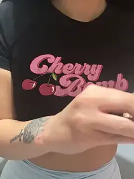 youngsexywoman from StripChat is Freechat