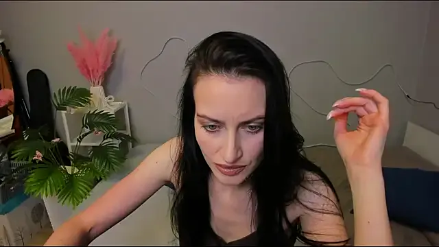 your__queen from StripChat is Freechat