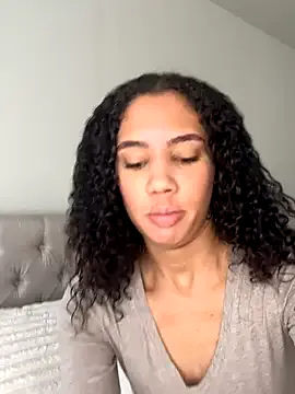 yourfavegirlnextdoor from StripChat is Freechat