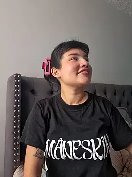 Girls: try live performances with matured performers, from dancing to quirks, in a variety of beautiful sex cams.