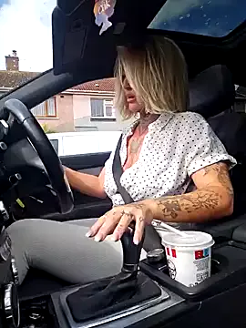 YourMommyBlair from StripChat