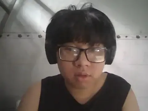 yours_c from StripChat is Freechat