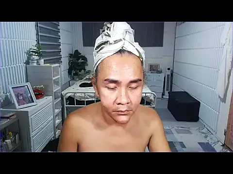 Yours_HealthyMealCumTS from StripChat is Freechat