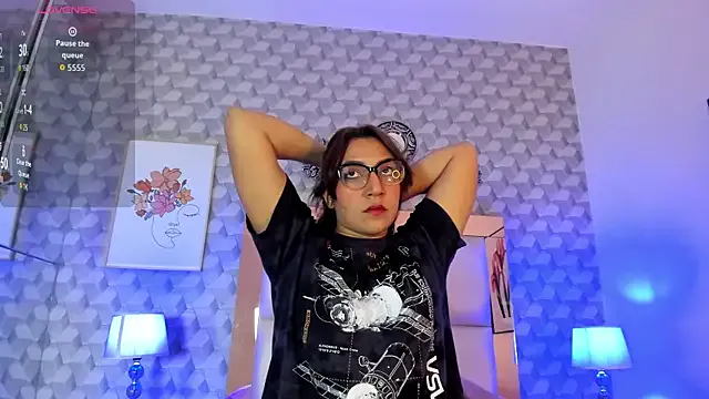 Girls: try live performances with matured performers, from dancing to quirks, in a variety of beautiful sex cams.