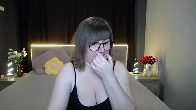 ZannaDreil from StripChat is Freechat