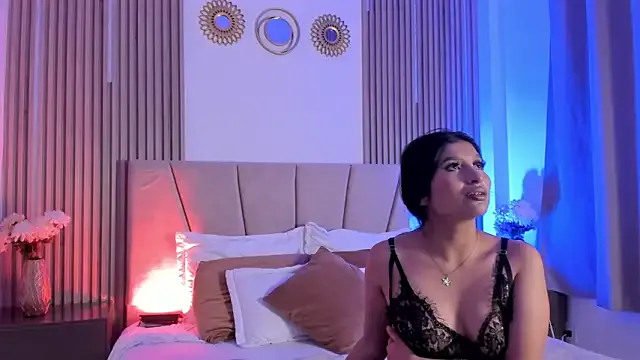 Zaray_Whitmore from StripChat is Freechat