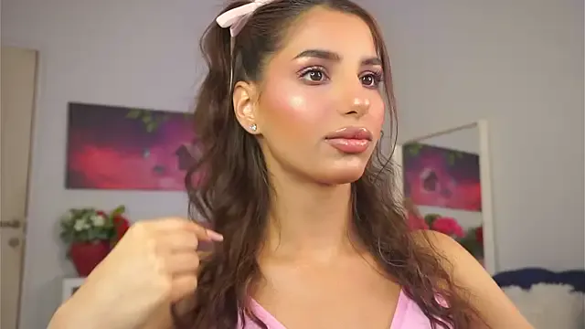 Girls: try live performances with matured performers, from dancing to quirks, in a variety of beautiful sex cams.