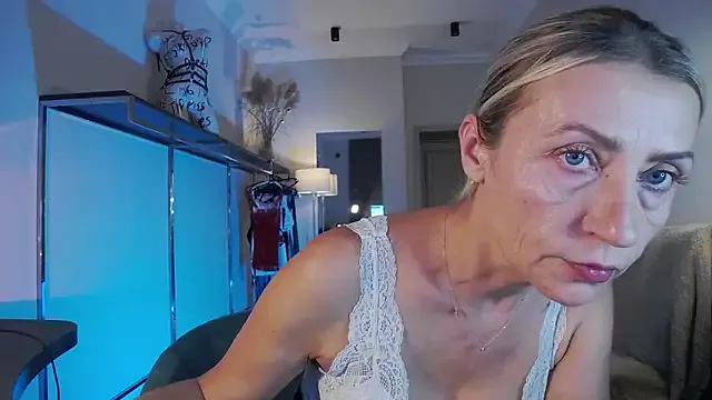 ZoeGrant from StripChat