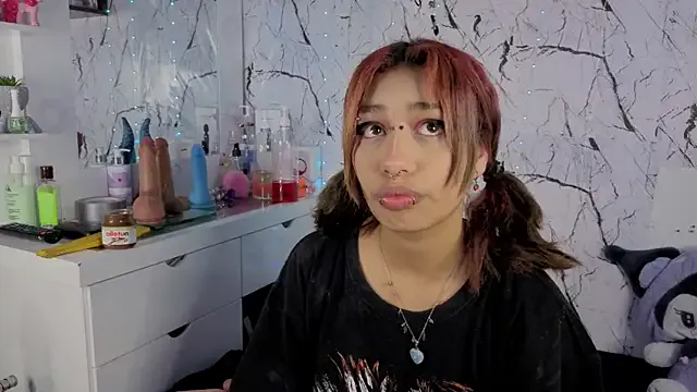 Girls: try live performances with matured performers, from dancing to quirks, in a variety of beautiful sex cams.