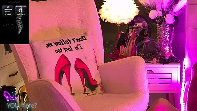 ZoeMesmerize from StripChat is Freechat