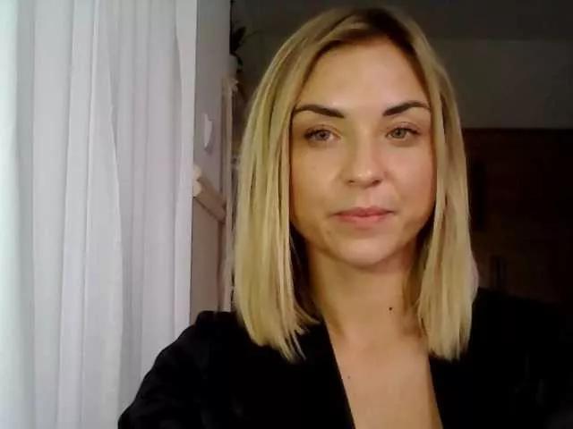 AshleyPerfect from BongaCams is Freechat