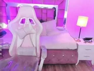 aliciia-cute from CamSoda is Freechat