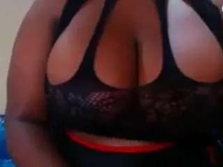 bustydiamondlover from CamSoda is Freechat