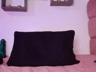 lor-queen from CamSoda is Freechat