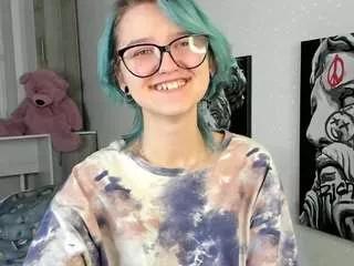 Lornadrye webcams show profile image 