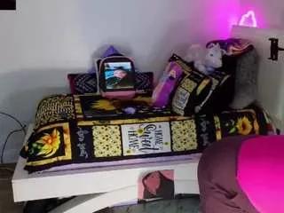 scorpionbeauty25 from CamSoda is Freechat