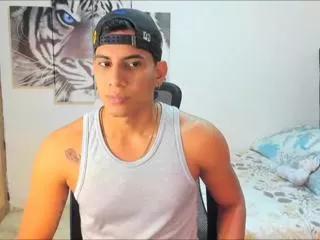 dick_thompsonn from Flirt4Free is Freechat