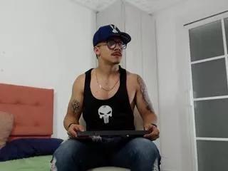 liam_zmith from Flirt4Free is Freechat