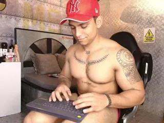 nicolas_scott from Flirt4Free is Freechat